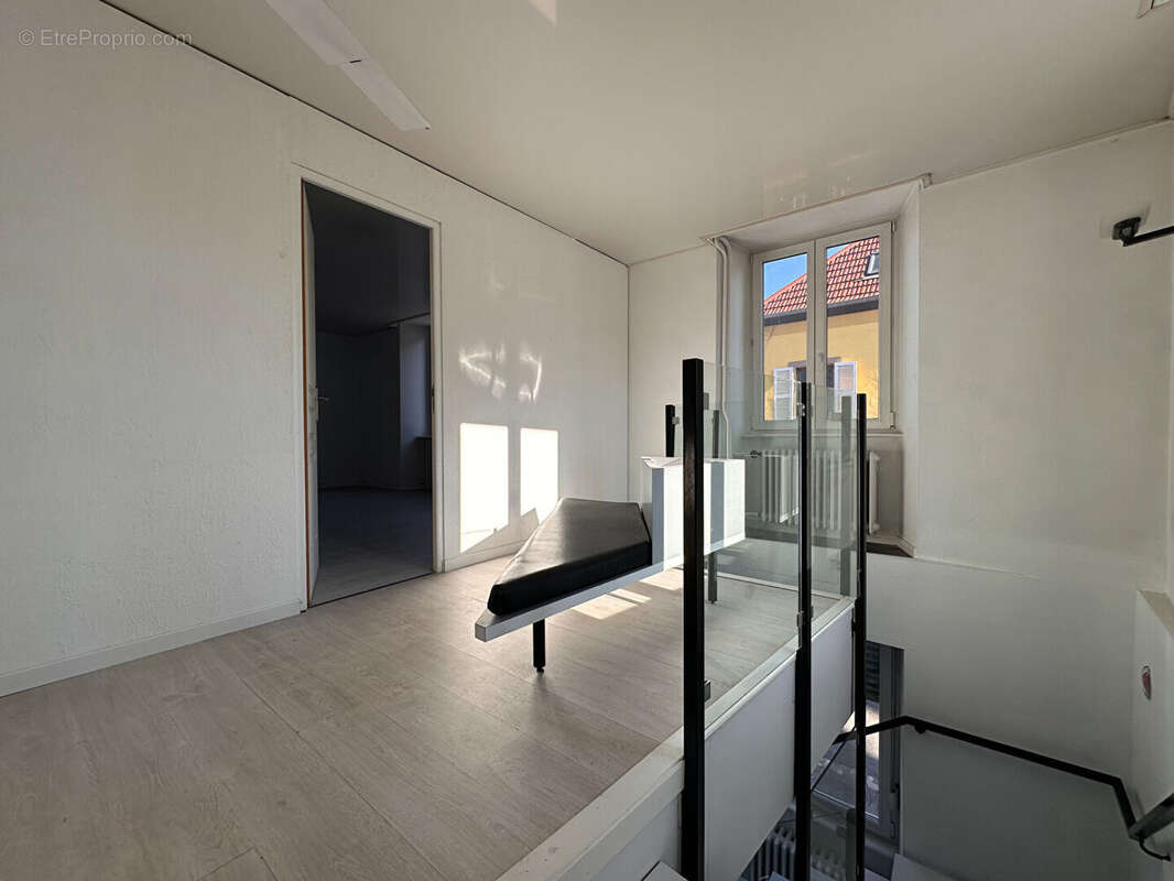 Immeuble Soultz Haut Rhin 9 pièces 214 m2 - photo 4