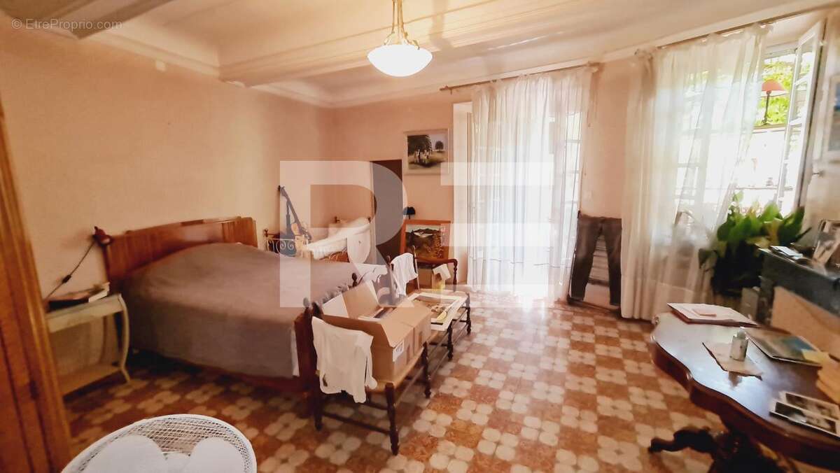 Maison à LEZAN