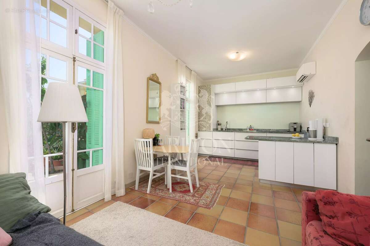 Villa  avec vue mer et accès facile au centre-ville - Opportunité d'investissement - photo 9