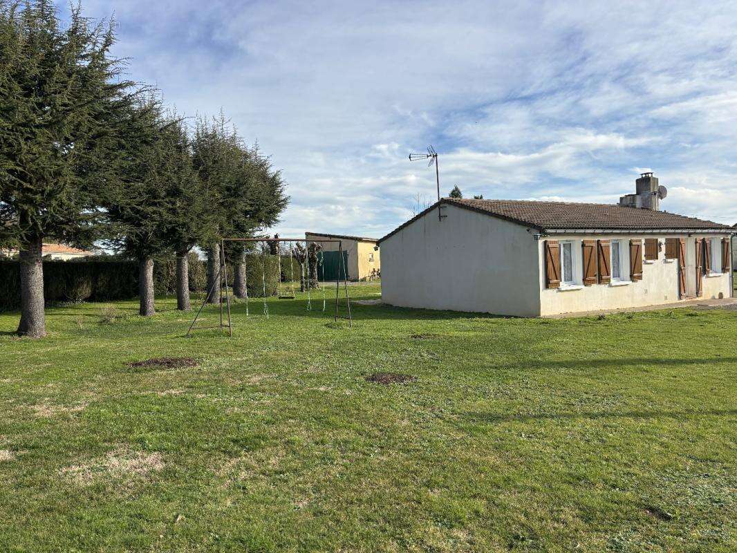 Maison à VILLEFAGNAN