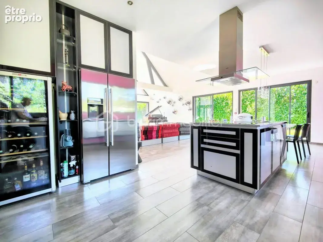 Maison av jardin arboré vue dégagée et sous-sol total ! - photo 5