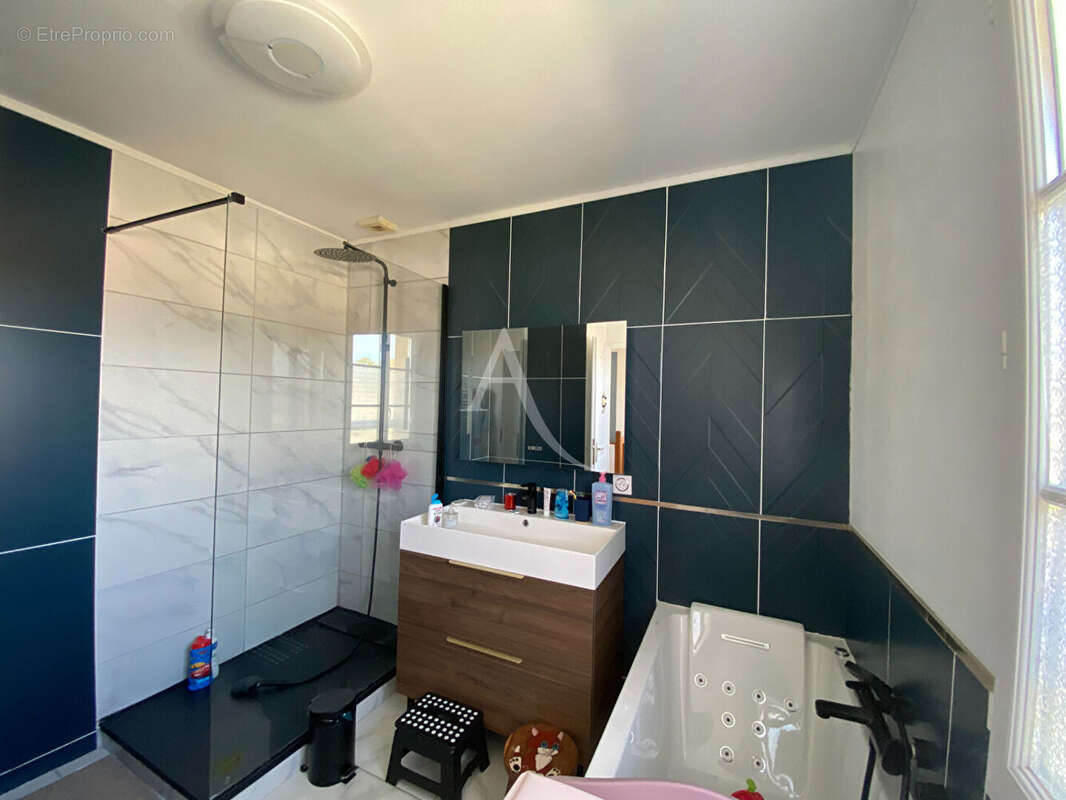 Maison à SAINT-ETIENNE-DE-MER-MORTE