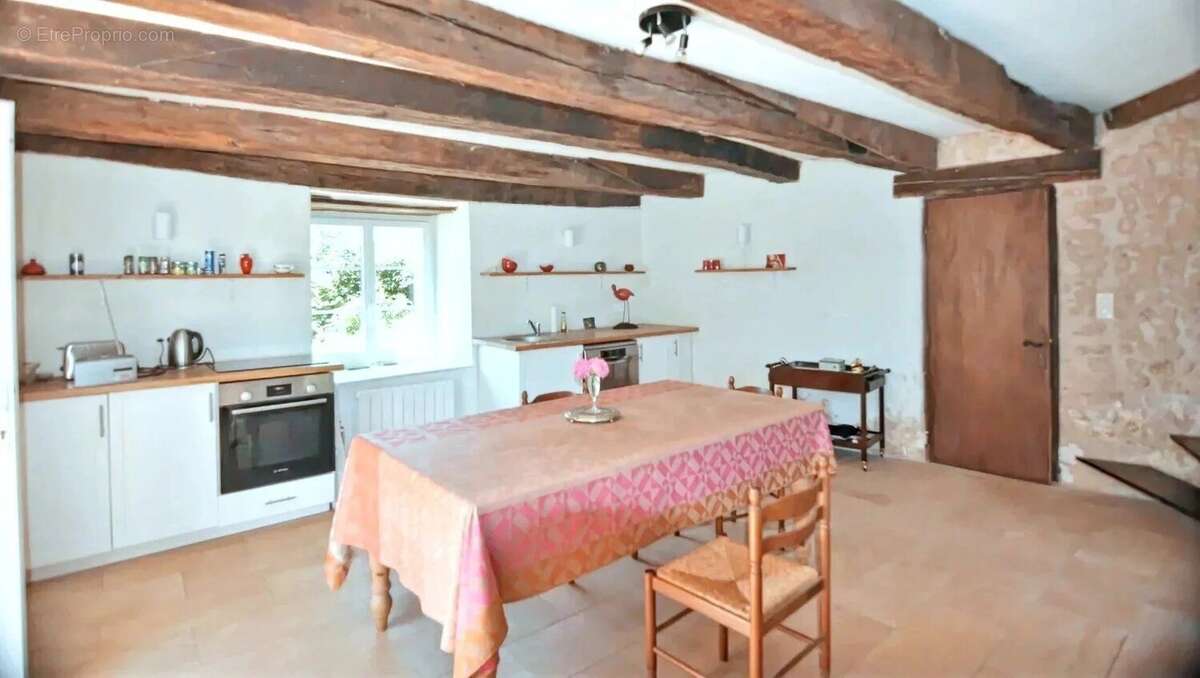 Maison à COURGEAC