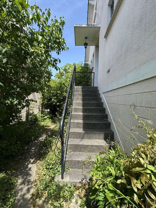 Maison à LE MESNIL-SAINT-DENIS