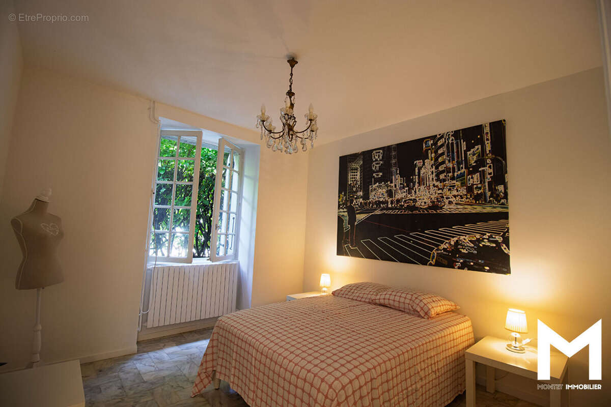 Maison à ANTONNE-ET-TRIGONANT