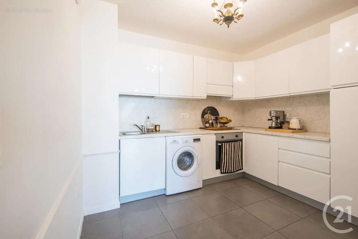 Appartement à LA TURBIE