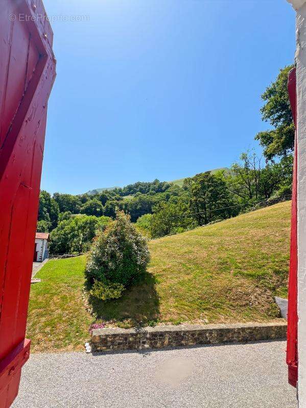 Maison à SAINT-ETIENNE-DE-BAIGORRY