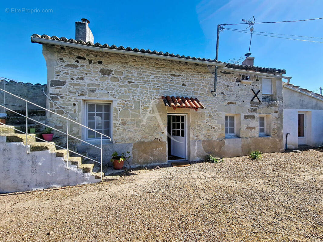 Maison à DOUE-LA-FONTAINE