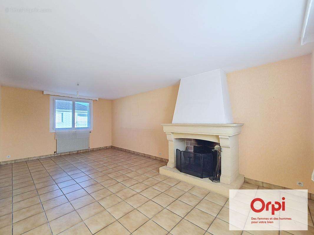 Maison à TERRASSON-LAVILLEDIEU