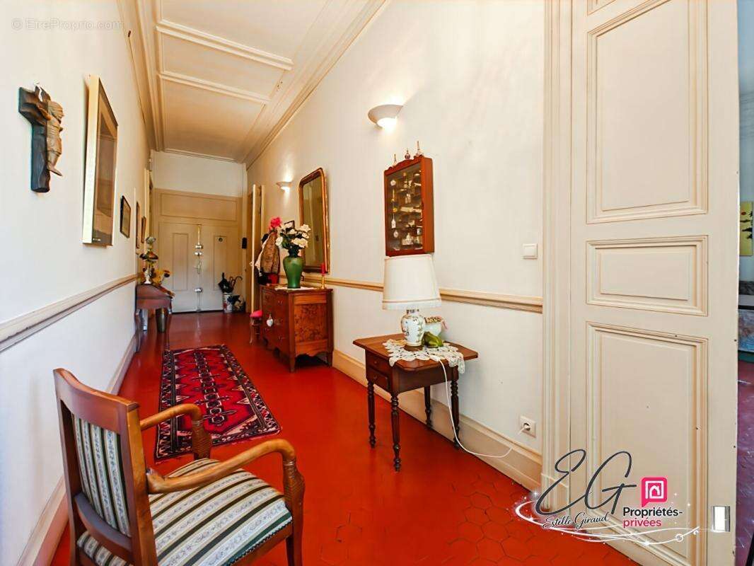 Appartement bourgeois d'exception de 284 m² avec terrasse, balcon filant et vue sur le parc - photo 11