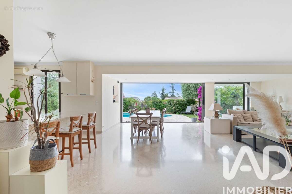 Photo 3 - Maison à VILLENEUVE-LOUBET