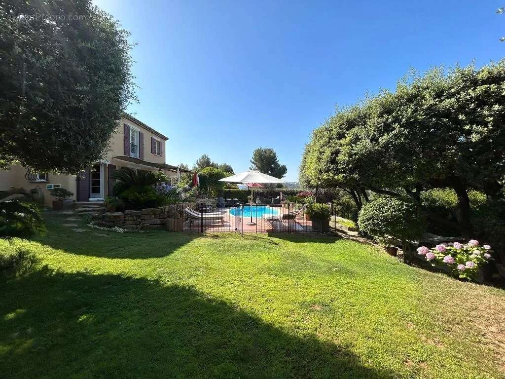 Maison à LA CADIERE-D'AZUR