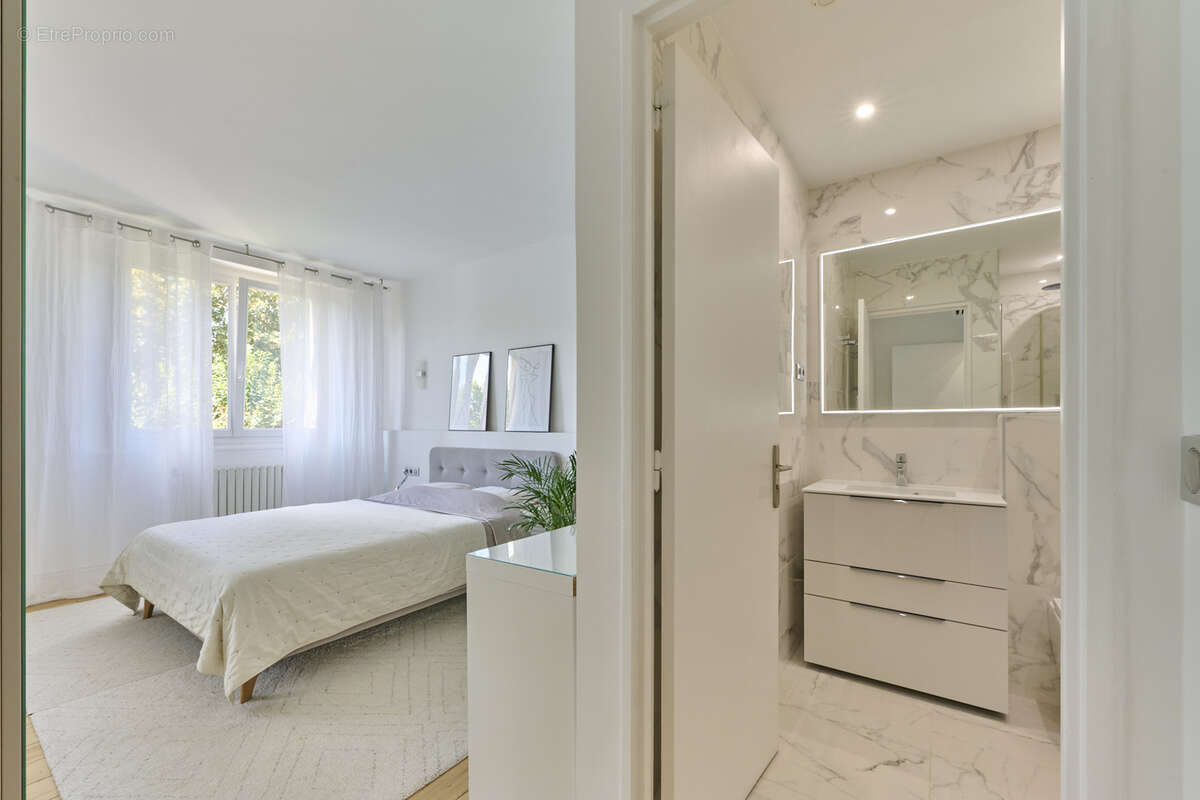 Appartement à NEUILLY-SUR-SEINE