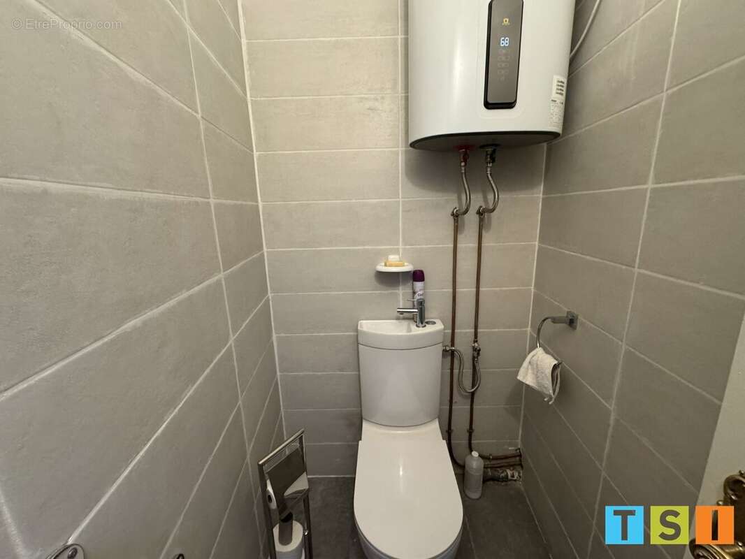 Au cur de Miramont-de-Comminges - ensemble immobilier - maison de caractère de 135 m² - vaste local commercial 100 m² sur 593m² - photo 21