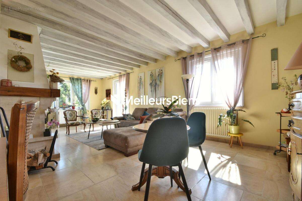 Maison à SAINTE-MAURE