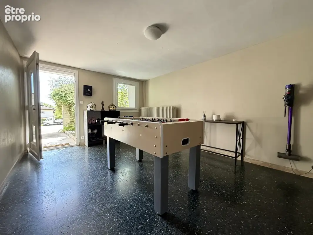 Maison familiale 7 chambres avec terrain   Neuville-sur-Ain - photo 6