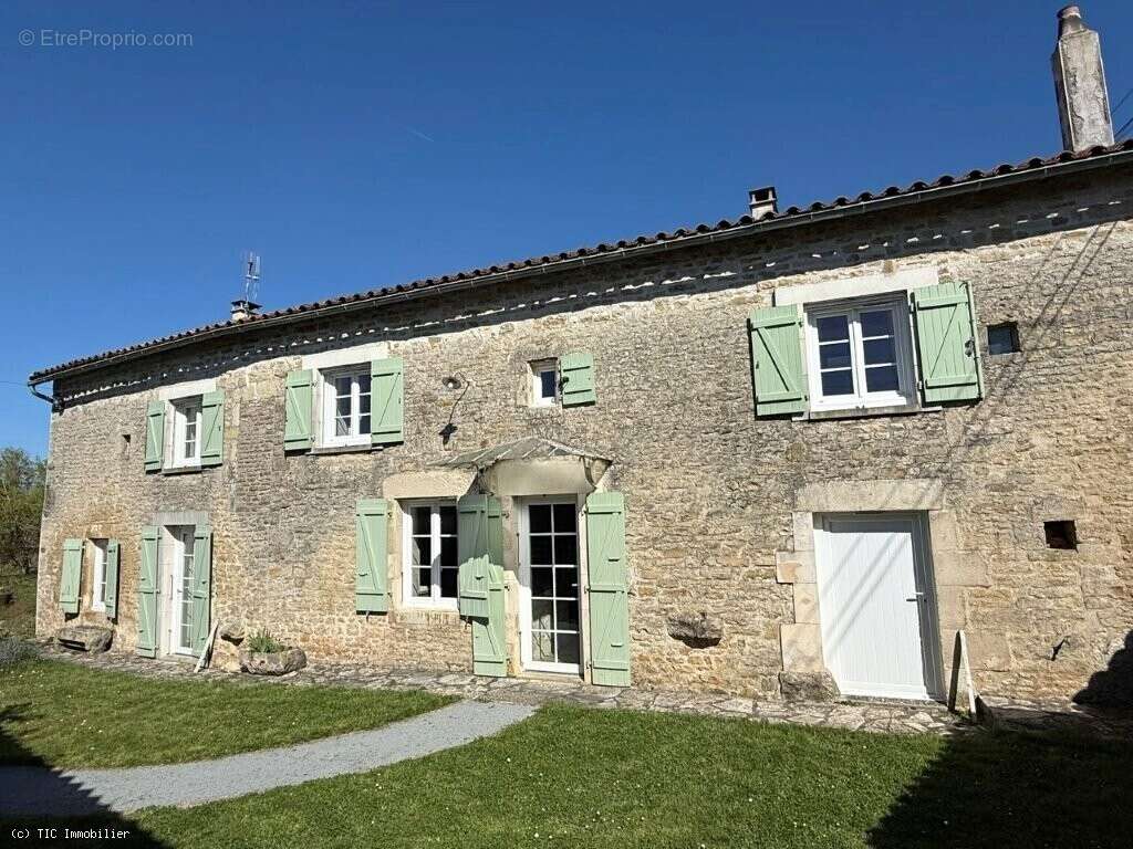 Maison à VILLEFAGNAN