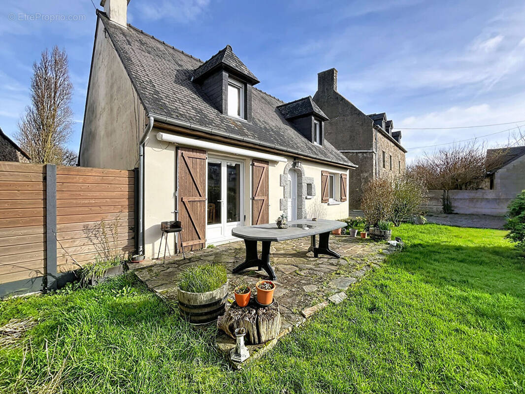 Maison à HIREL
