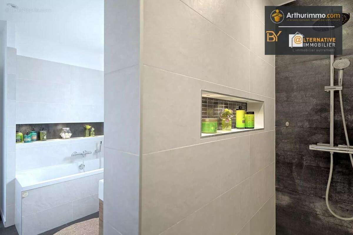 Maison à SAINT-ERBLON