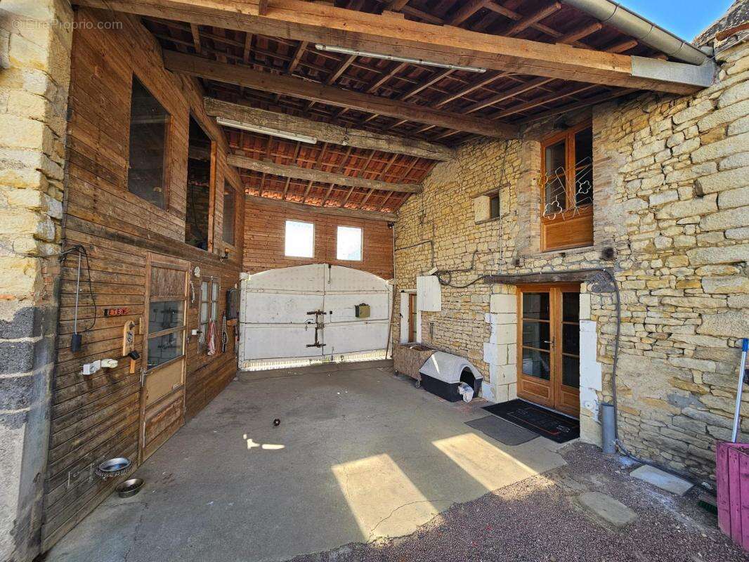 Maison à BRION-PRES-THOUET