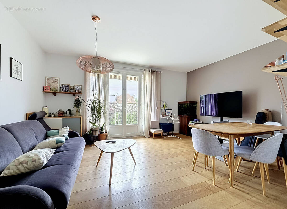 Appartement à NANTERRE