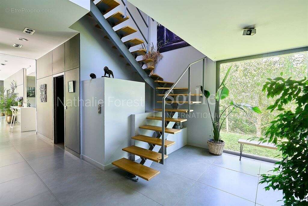 Wasquehal , 1 er rang sur golf . Exclusivité . villa cubique 3ch . Piscine couverte . garage - photo 14