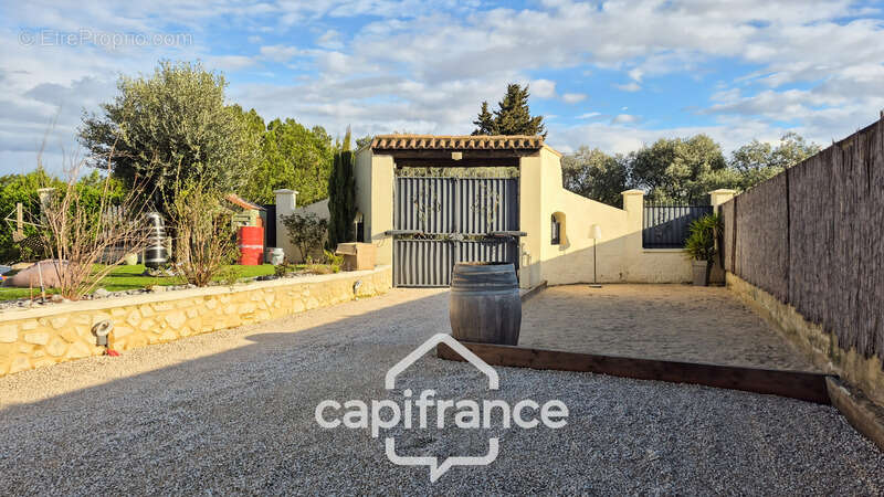 Maison à ROQUEMAURE