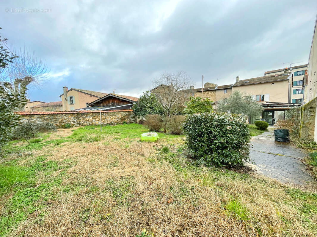 Maison à ORLIENAS