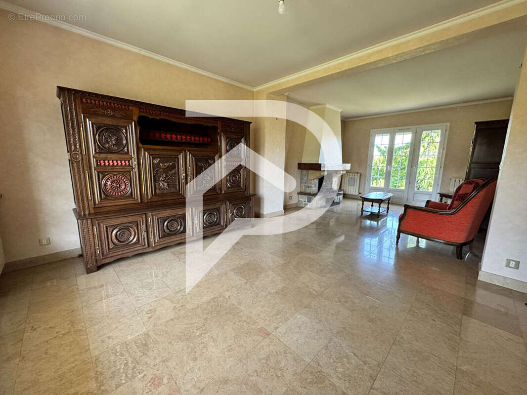 Maison à MEZIERES-SUR-SEINE