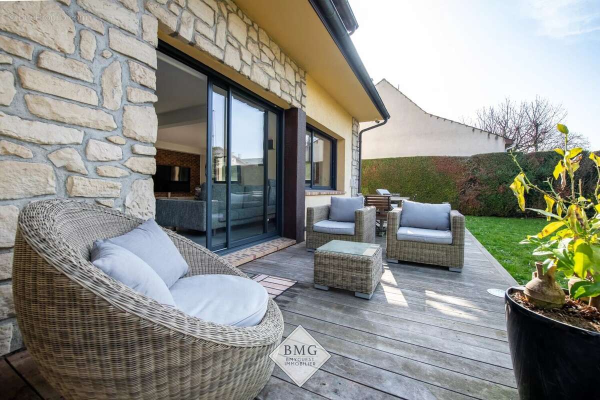 Maison à THIAIS