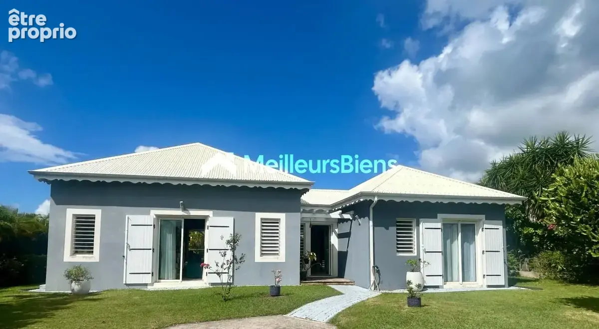 Photo Maison à Sainte-Anne au prix de 629 000€