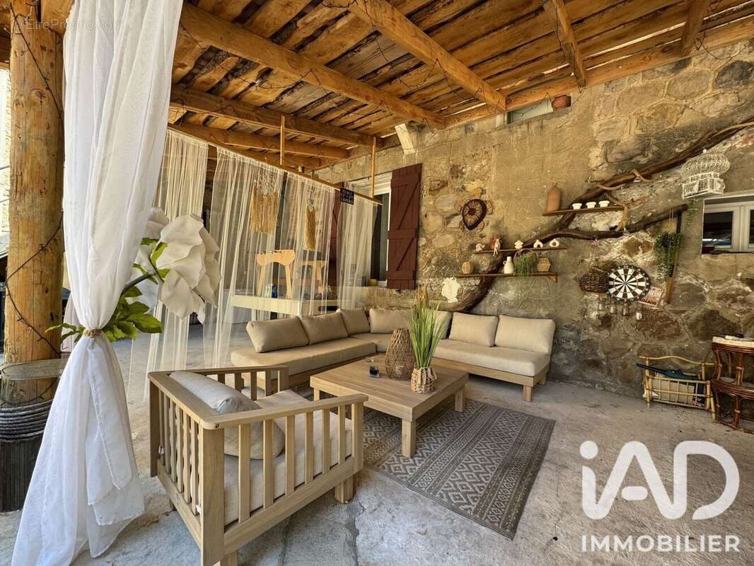 Maison 238 m² à Robiac-Rochessadoule  - photo 3