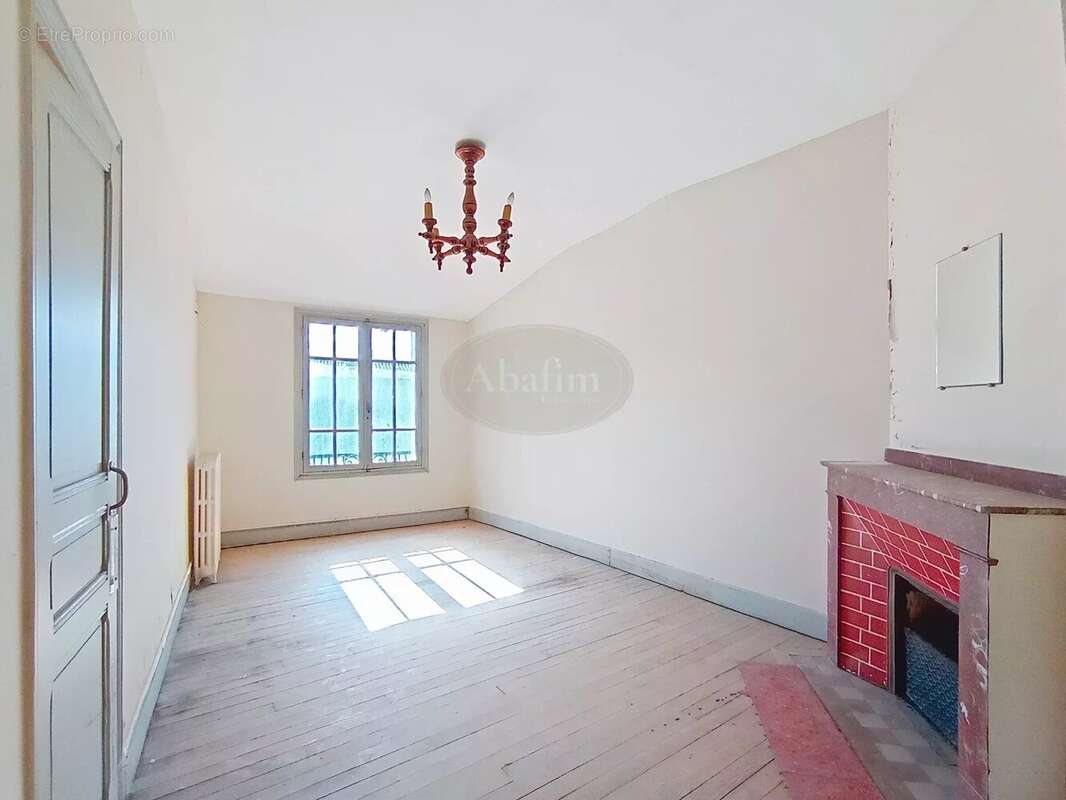 Appartement et local commercial - photo 9