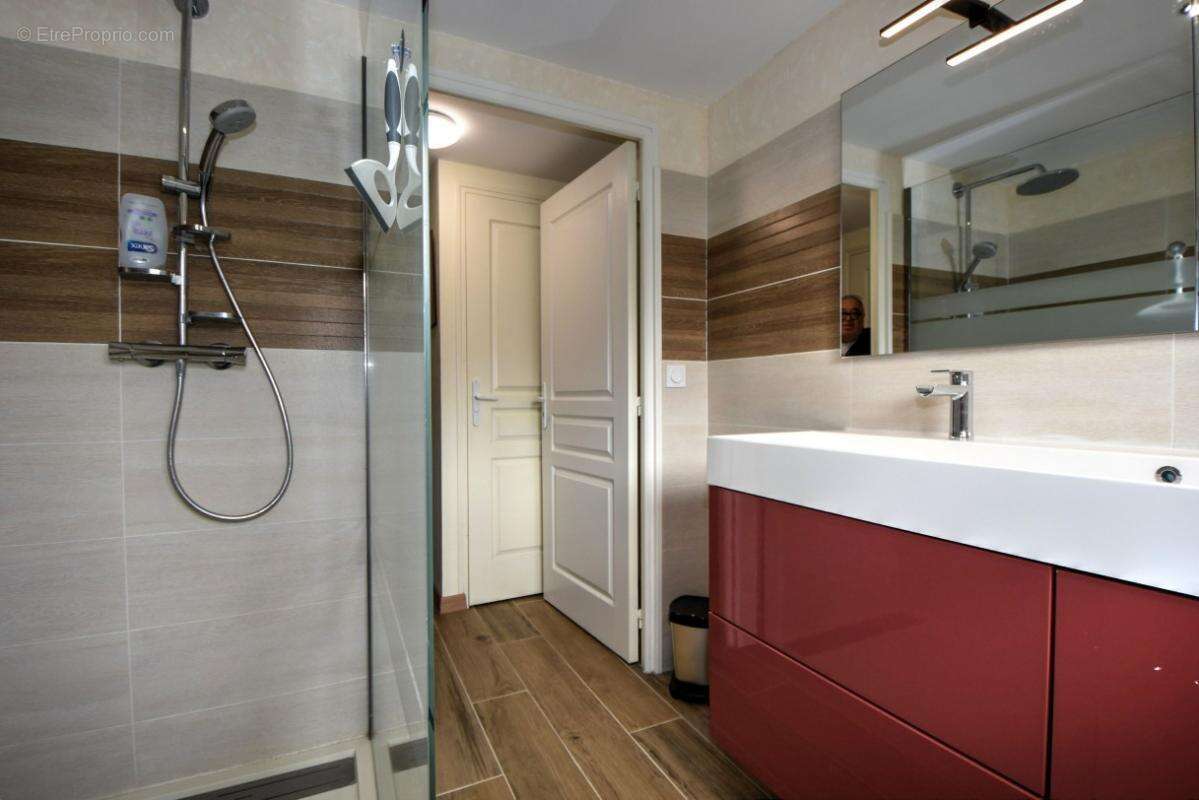 Maison à LA ROCHE-DERRIEN