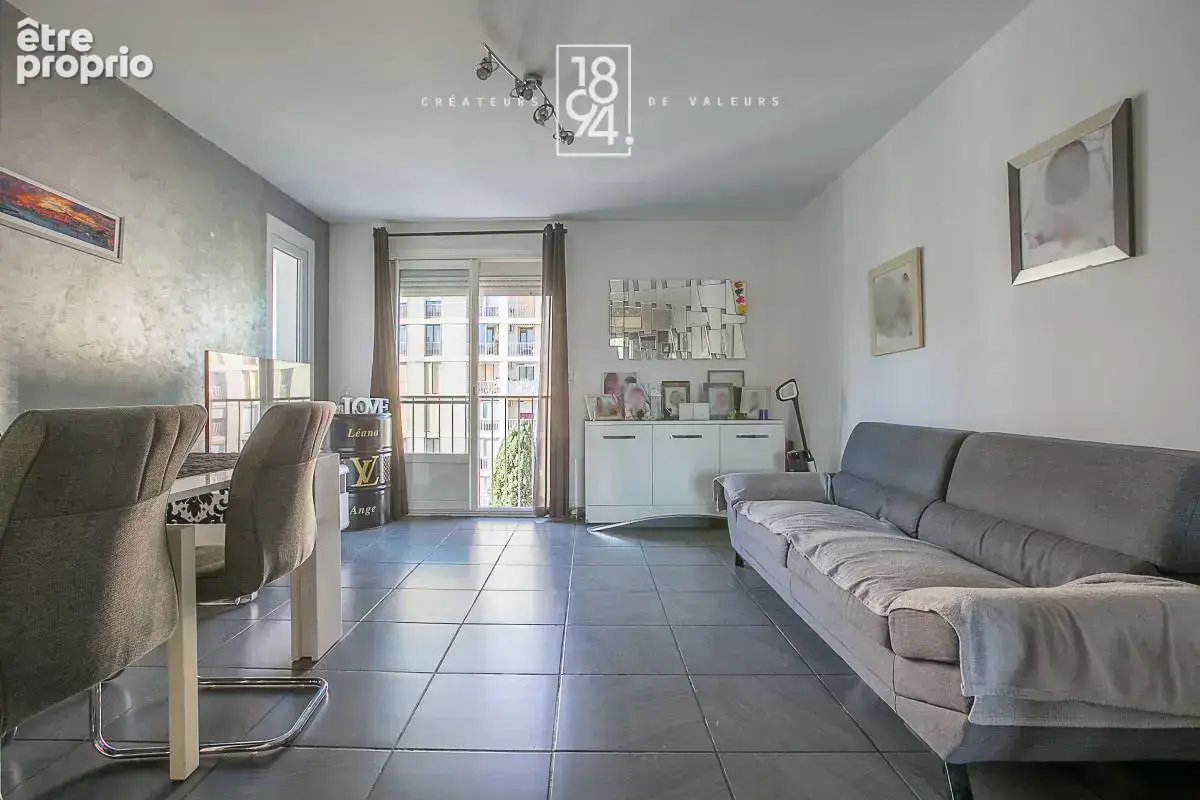 Traversant de type 4 en etage avec parking ,balcon et cave - photo 6