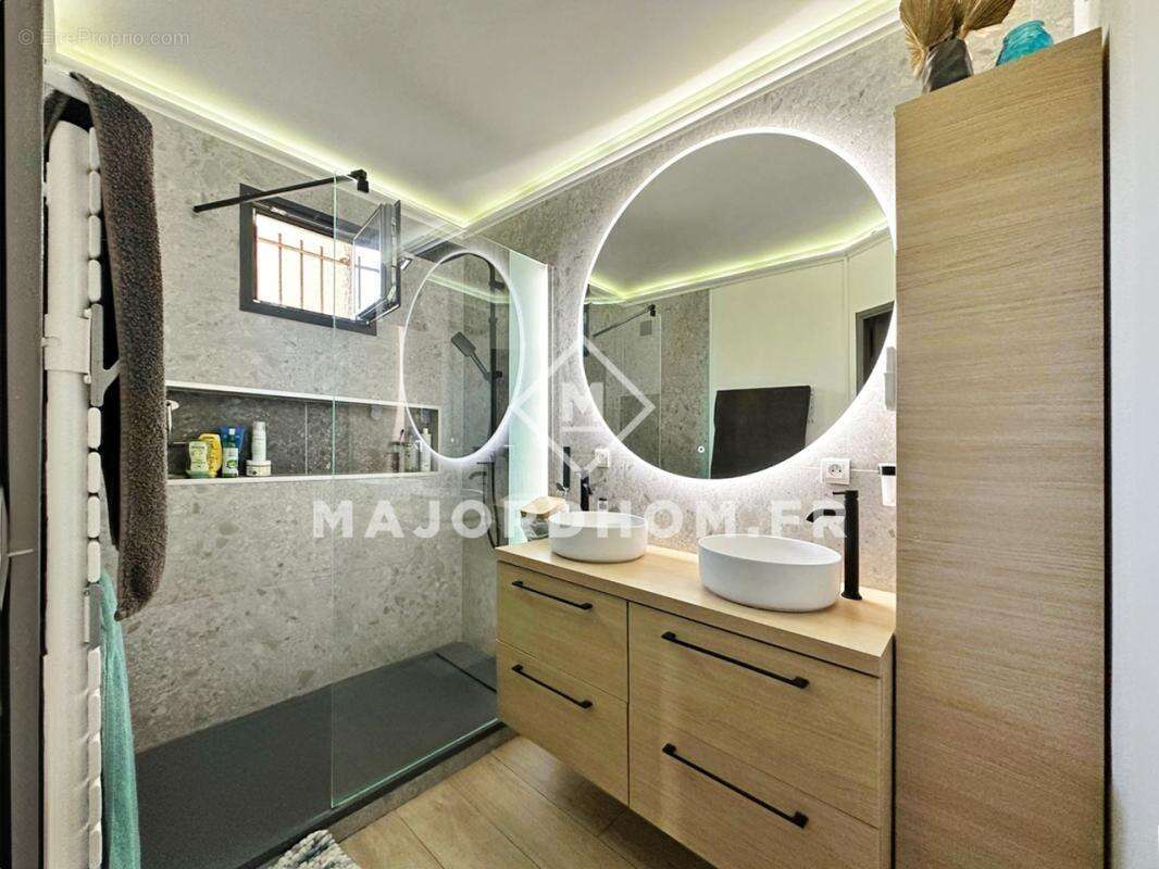 Appartement à MARSEILLE-8E