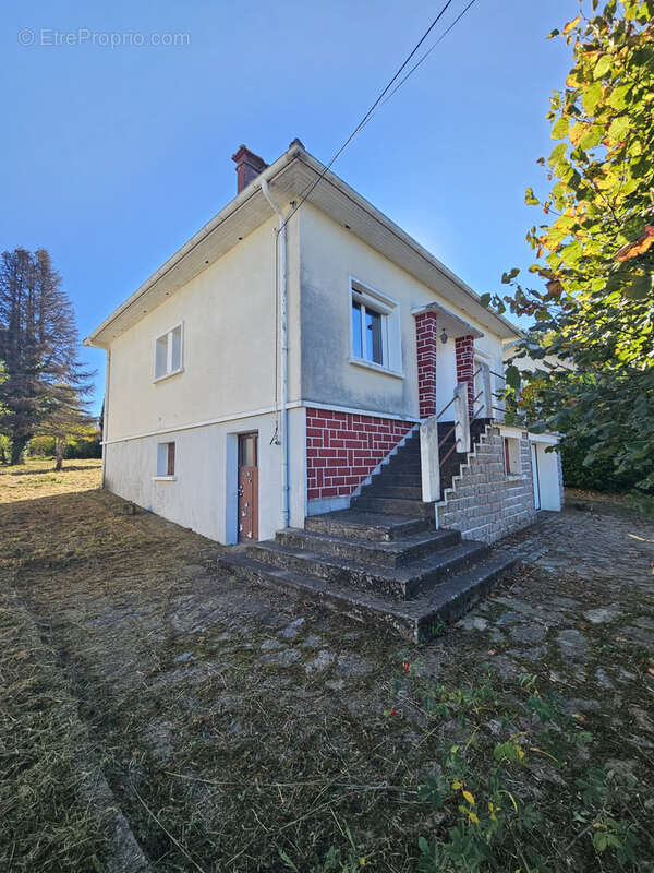 Maison à CHATEAUNEUF-LA-FORET