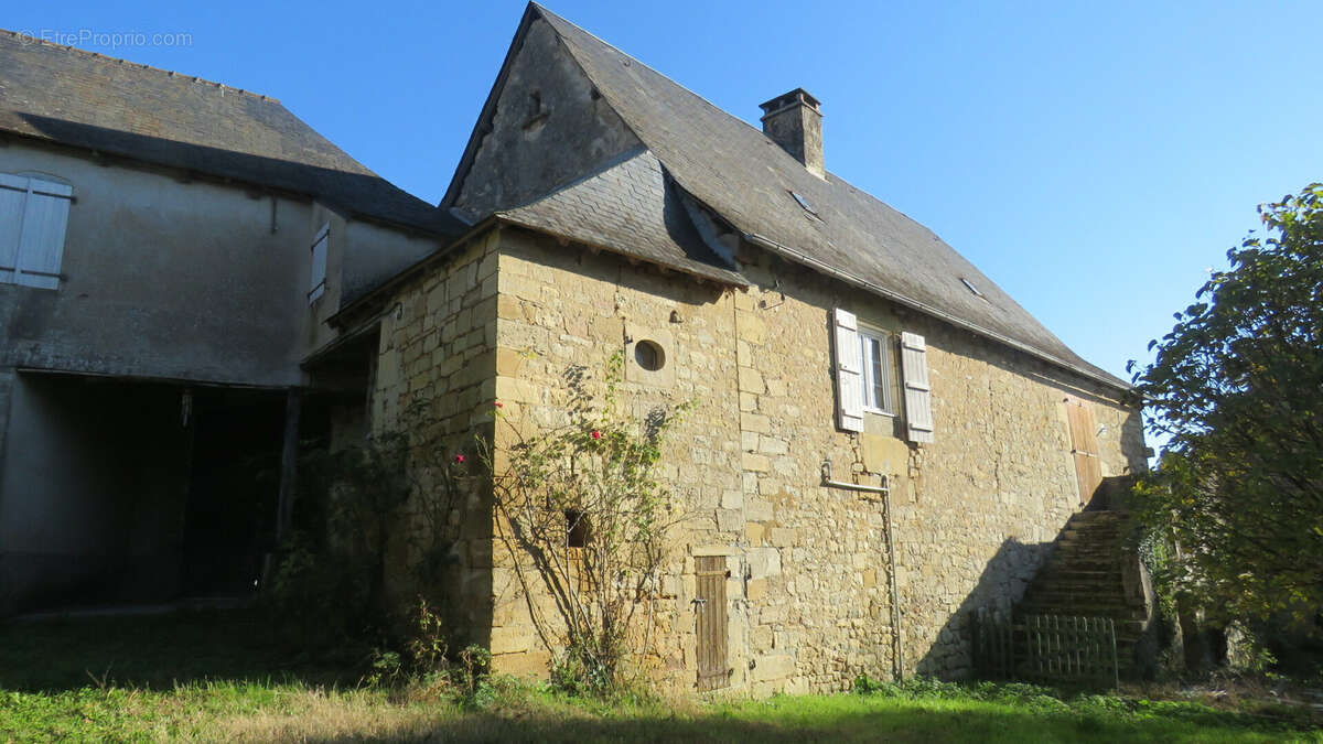 Maison à HAUTEFORT
