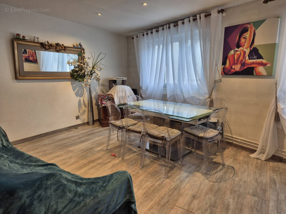 Appartement à TREMBLAY-EN-FRANCE