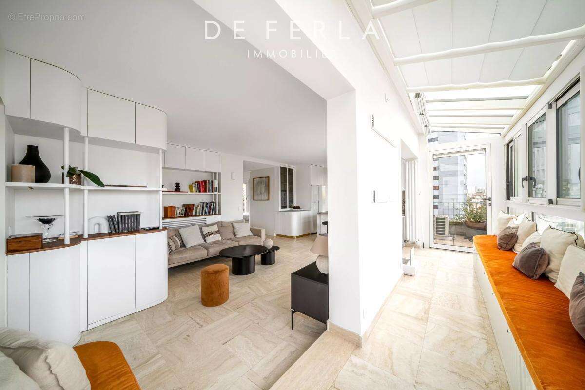 Appartement à PARIS-15E