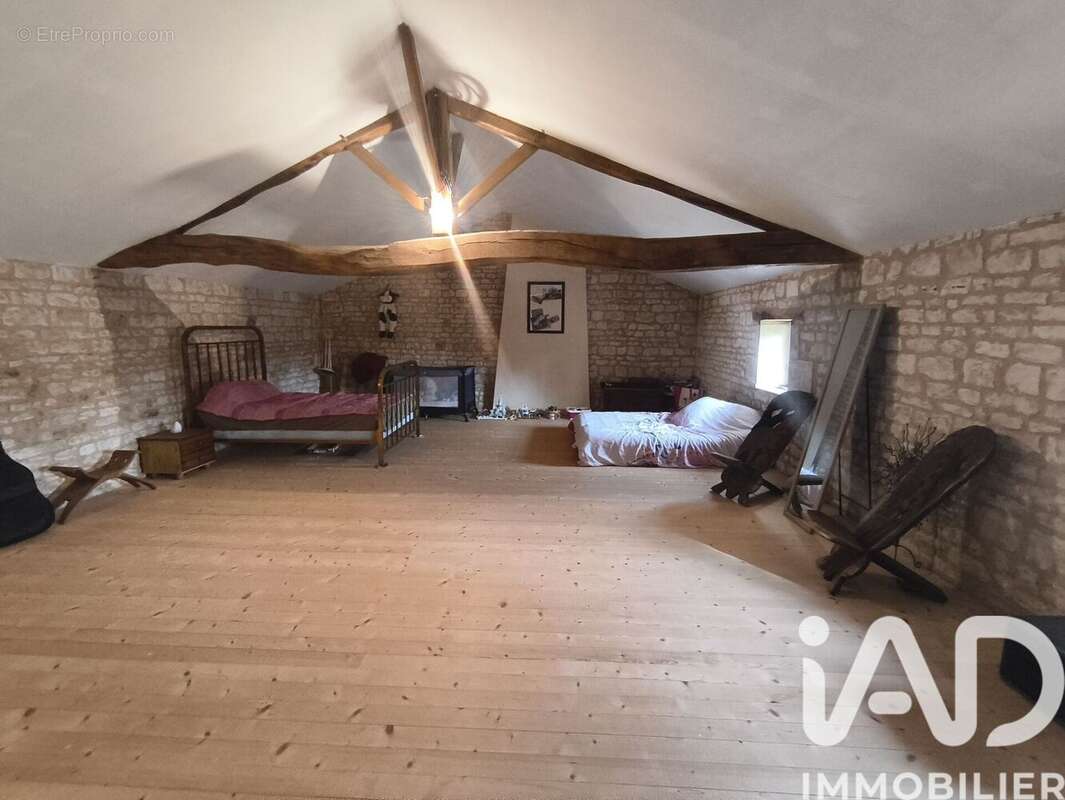 Maison 162 m² à Clussais-La-Pommeraie  - photo 8