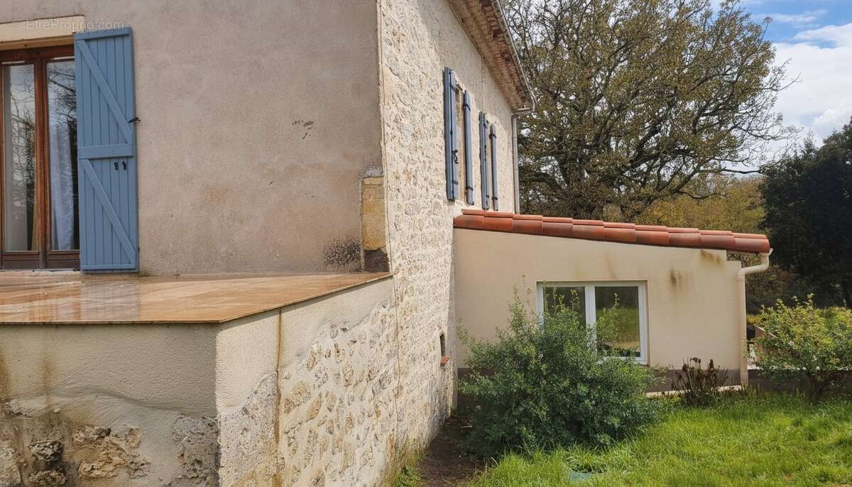 Maison à LACOUR