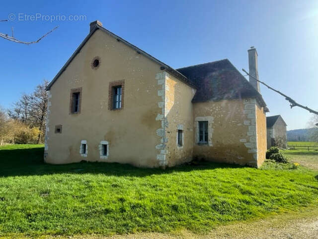 Maison à CONDE-SUR-HUISNE