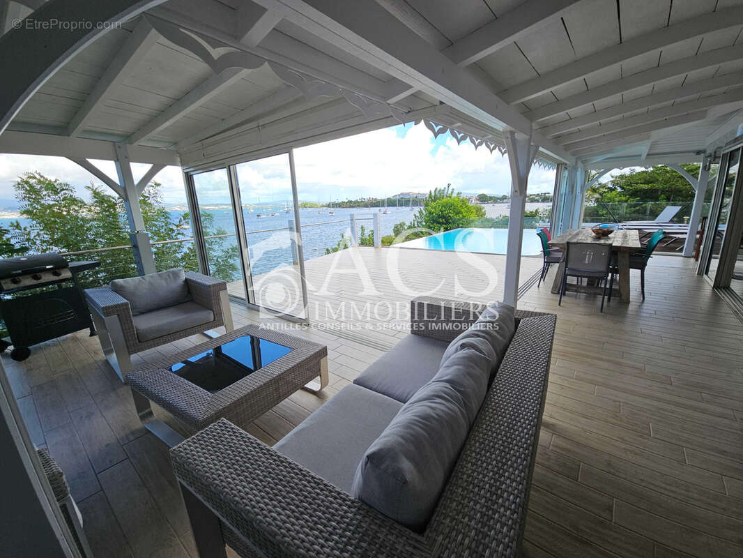 Magnifique propriété avec piscine en bord de mer - LES TROIS-ILETS - photo 6