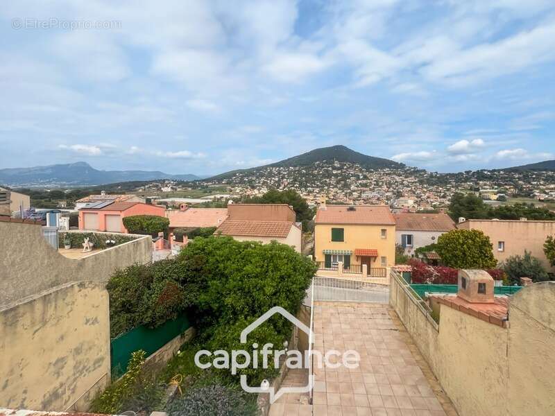 Maison à CARQUEIRANNE