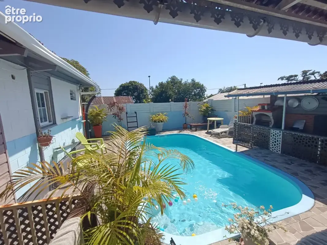 Saint Rose / Maison F4 avec piscine - photo 2