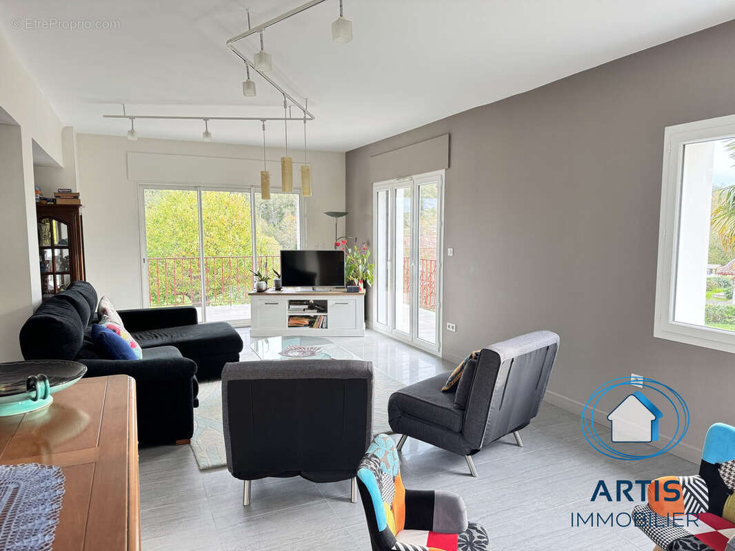 Maison à SAINT-PEE-SUR-NIVELLE