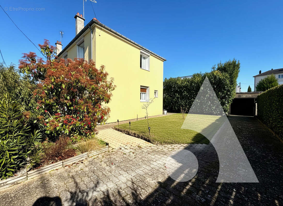 Maison à SAINT-ANDRE-LES-VERGERS