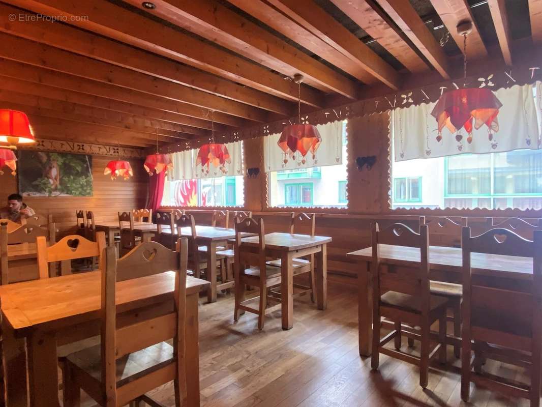 Commerce à FONT-ROMEU-ODEILLO-VIA