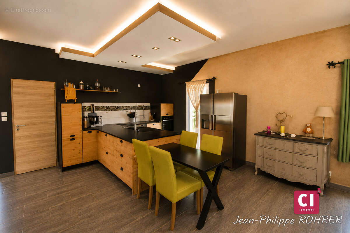 Maison récente 7 pièces avec piscine à vendre à Sainte-Anastasie-sur-Issole - photo 5